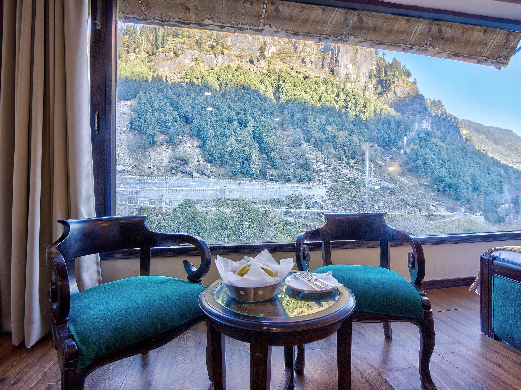 The Katoch Grand (River Side Resort) Deluxe Room(Rohtang Mountain view) 4