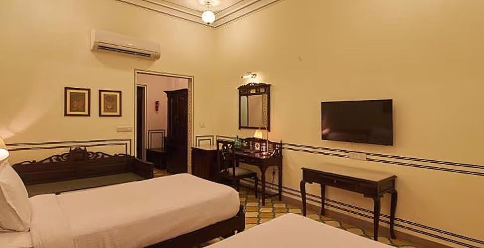 Grand Uniara - A Heritage Hotel Royal Super Deluxe 11