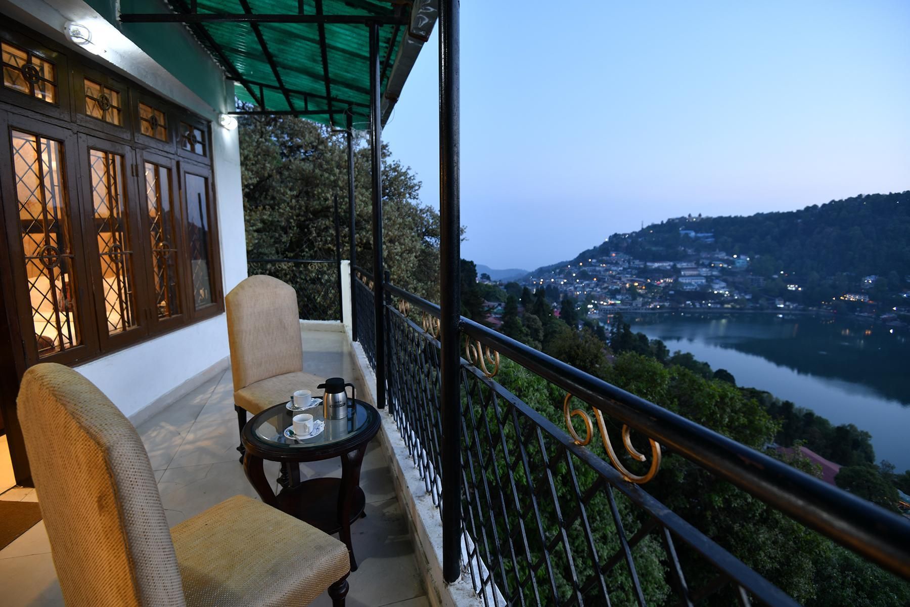 Hotel Mount N Lake (10 min walk from Mall Road) Premium Lake View Room 7