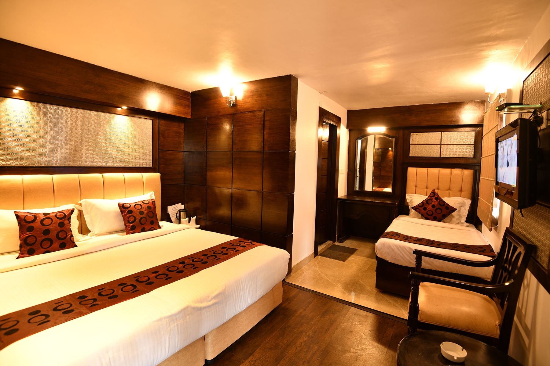 Semi Lake View Room