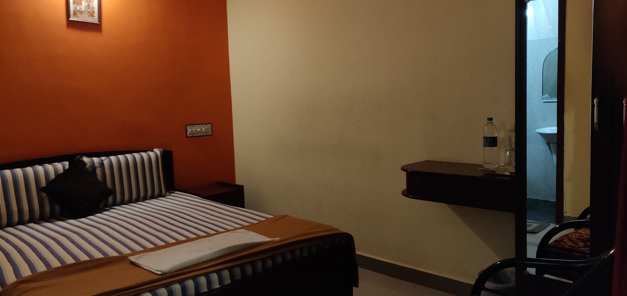 DOUBLE BED ROOM AC
