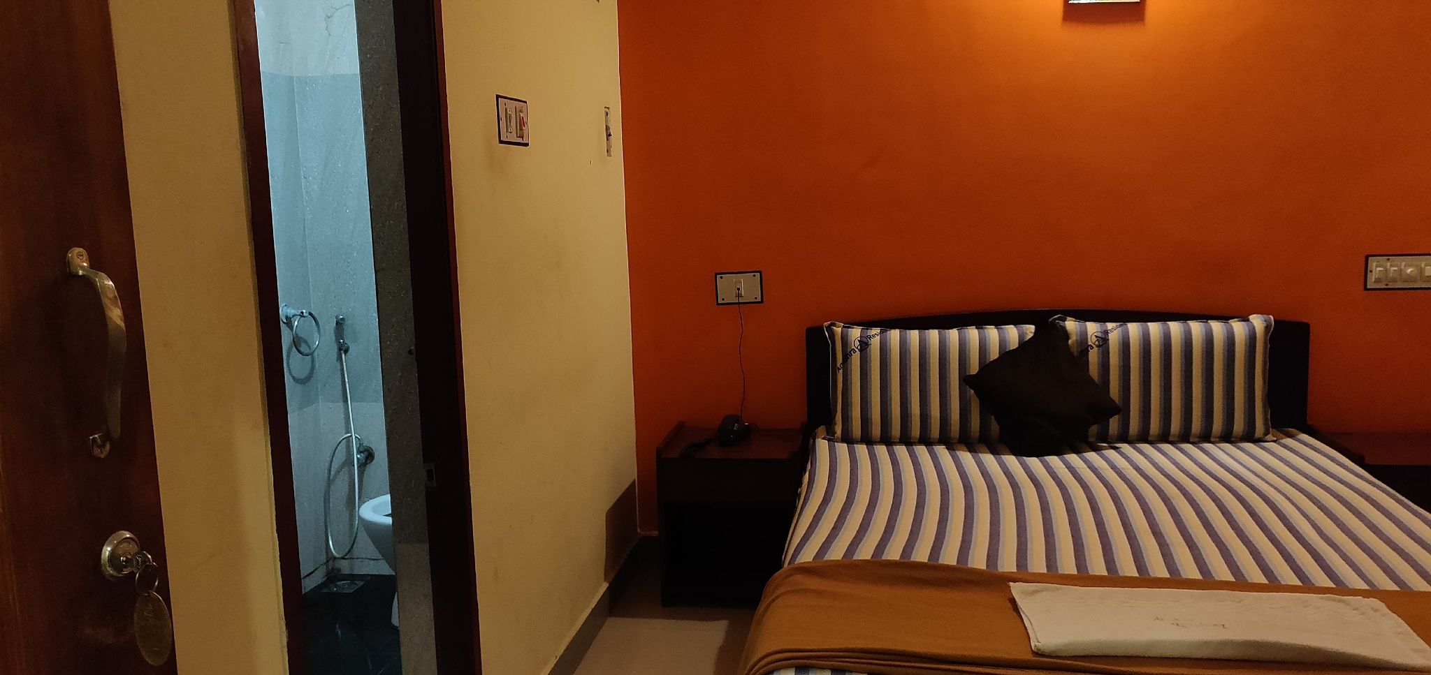 DOUBLE BED ROOM AC