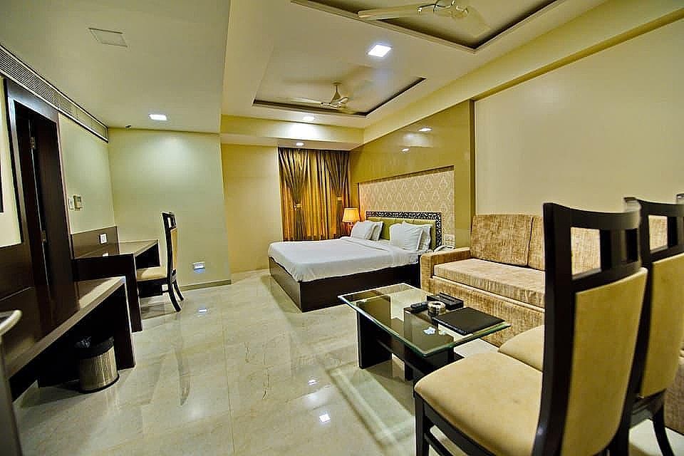 New Hotel Jannat Deluxe Room 6