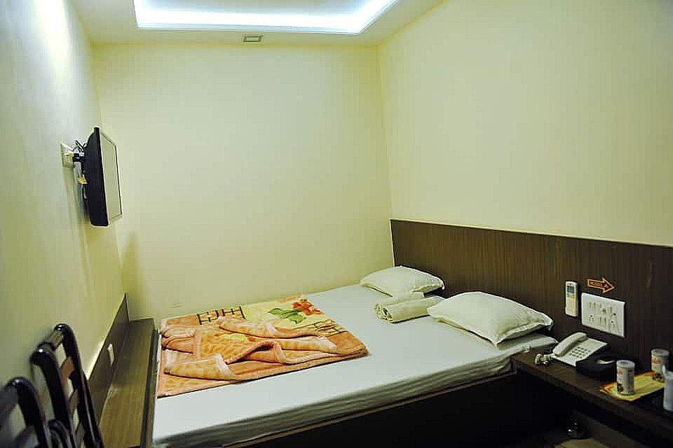 New Hotel Jannat Deluxe Room 4