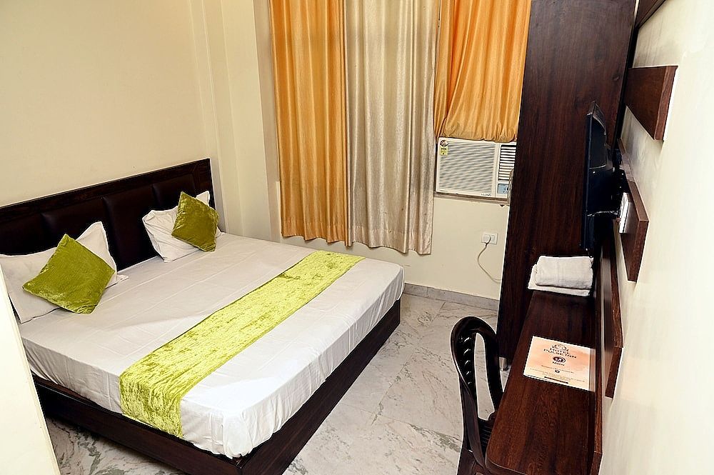 Hotel Pulse Inn DELUXE DOUBLE AC ROOM 44