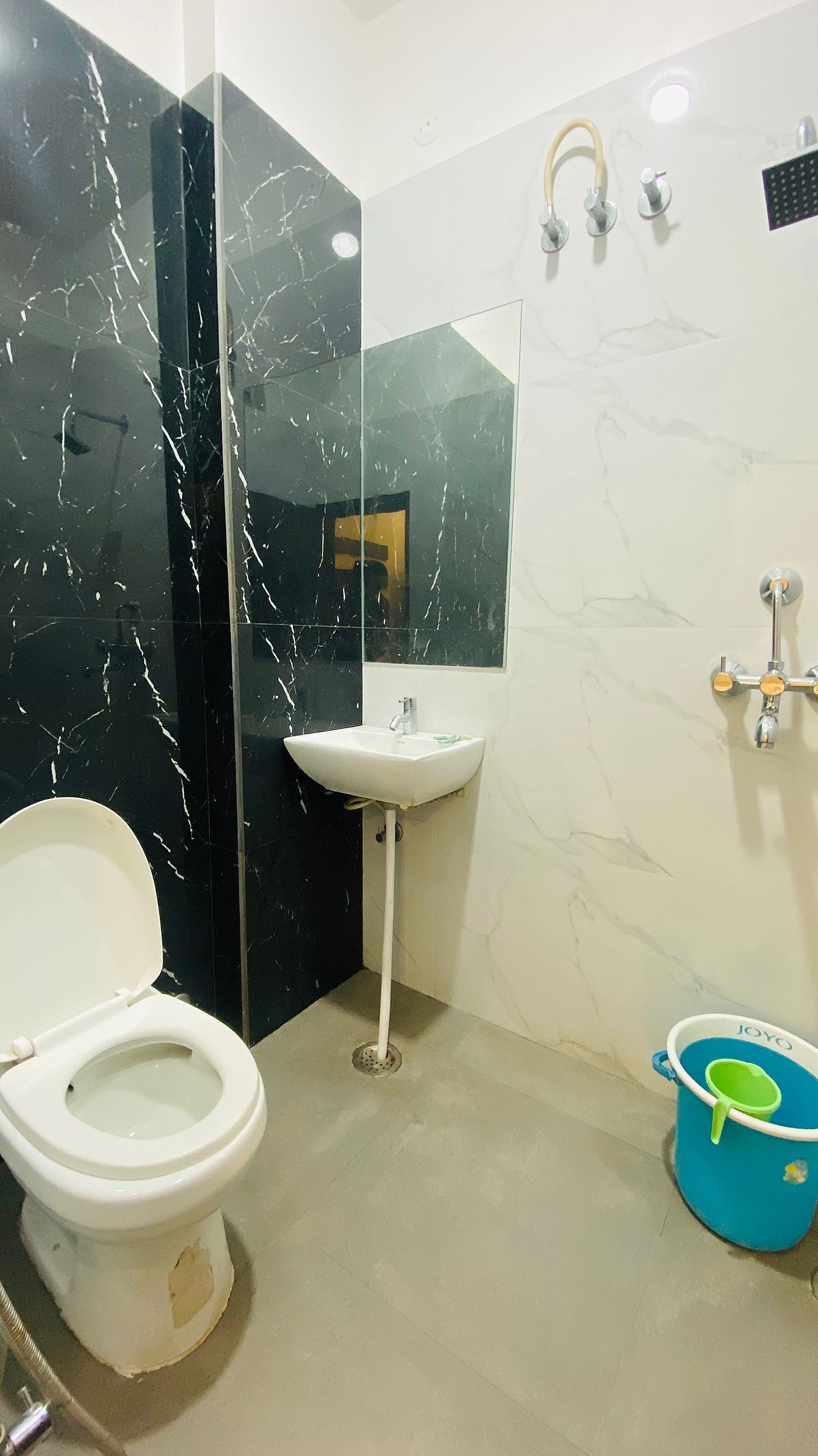 Hotel Pulse Inn DELUXE DOUBLE AC ROOM 12