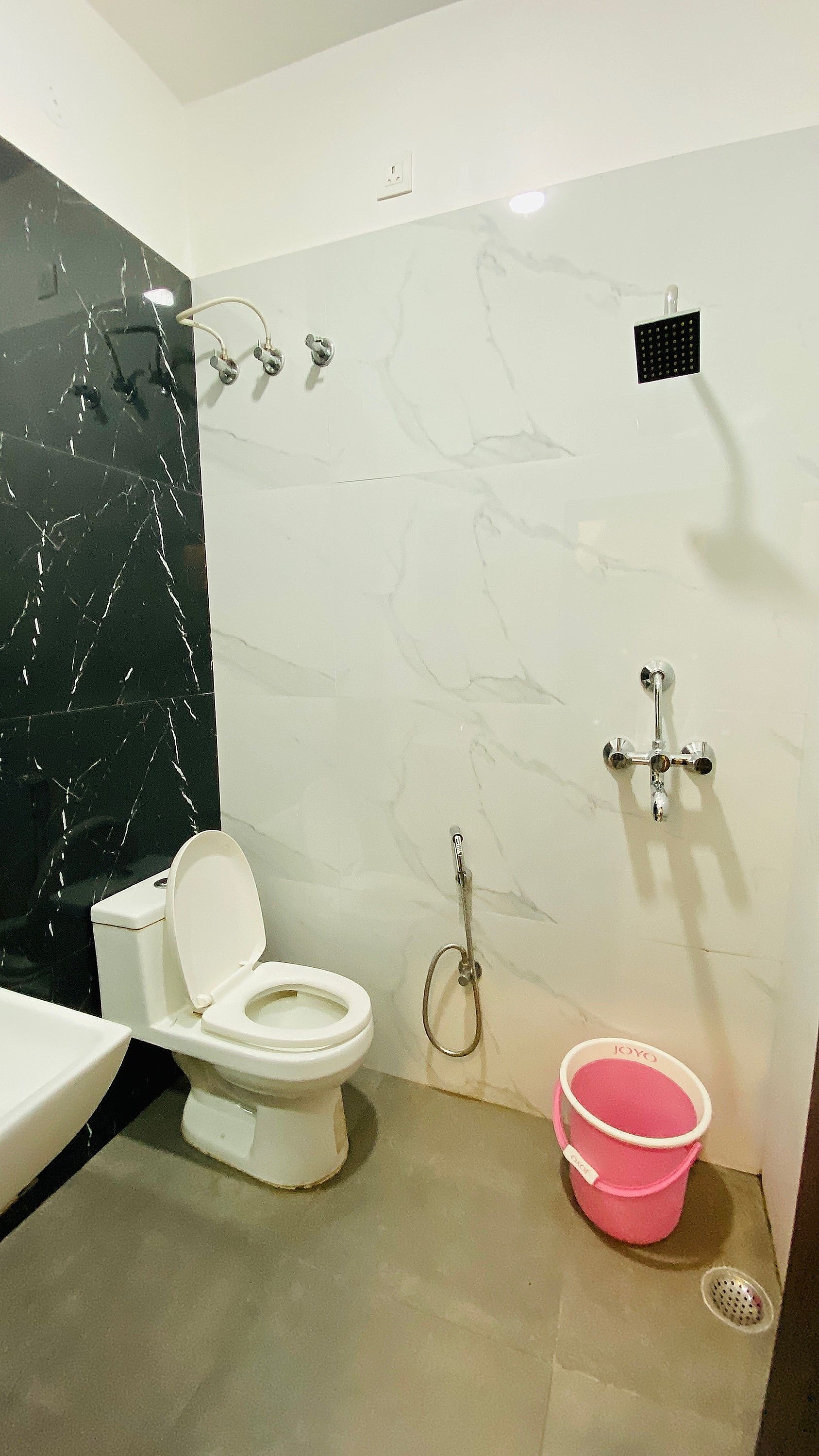 Hotel Pulse Inn DELUXE DOUBLE AC ROOM 5