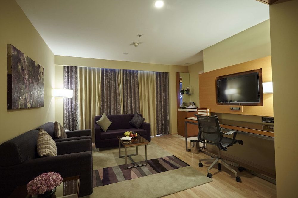 Turyaa Chennai - OMR IT Expressway Junior Suite 102