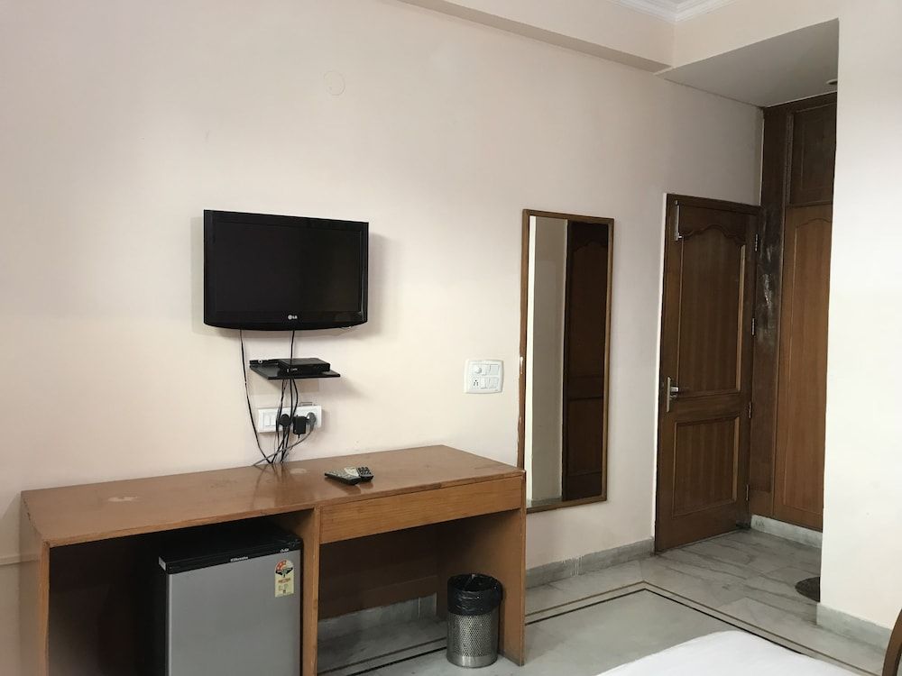 The Residencia Inn GURGAON Executive Room, 1 Double Bed, Smoking 14
