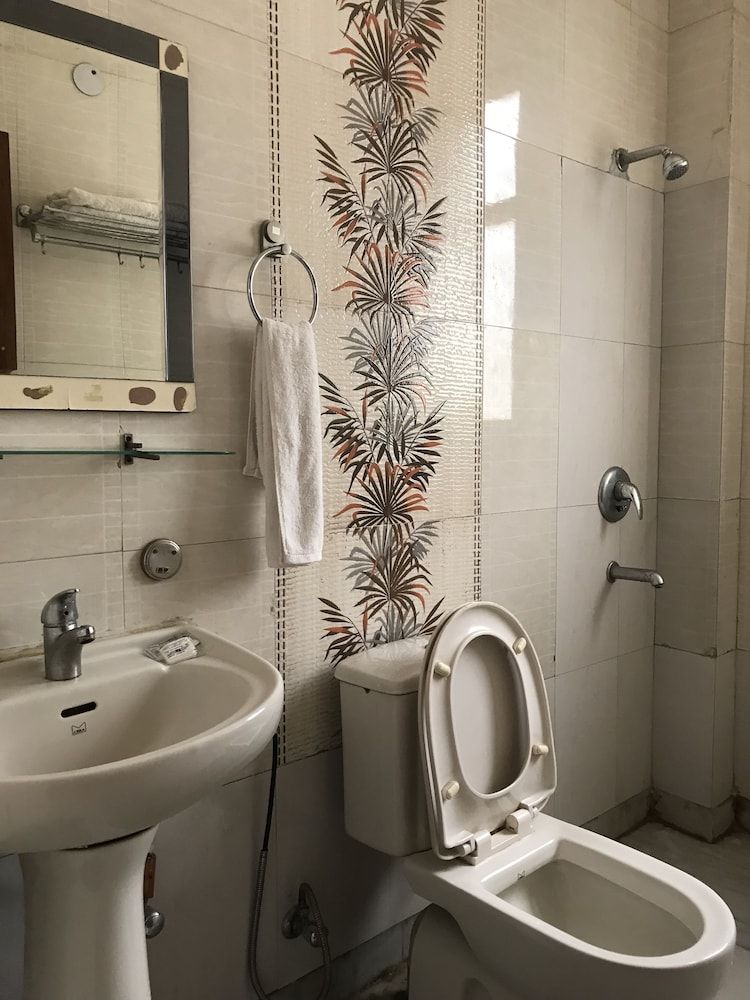 The Residencia Inn GURGAON Executive Room, 1 Double Bed, Smoking 11