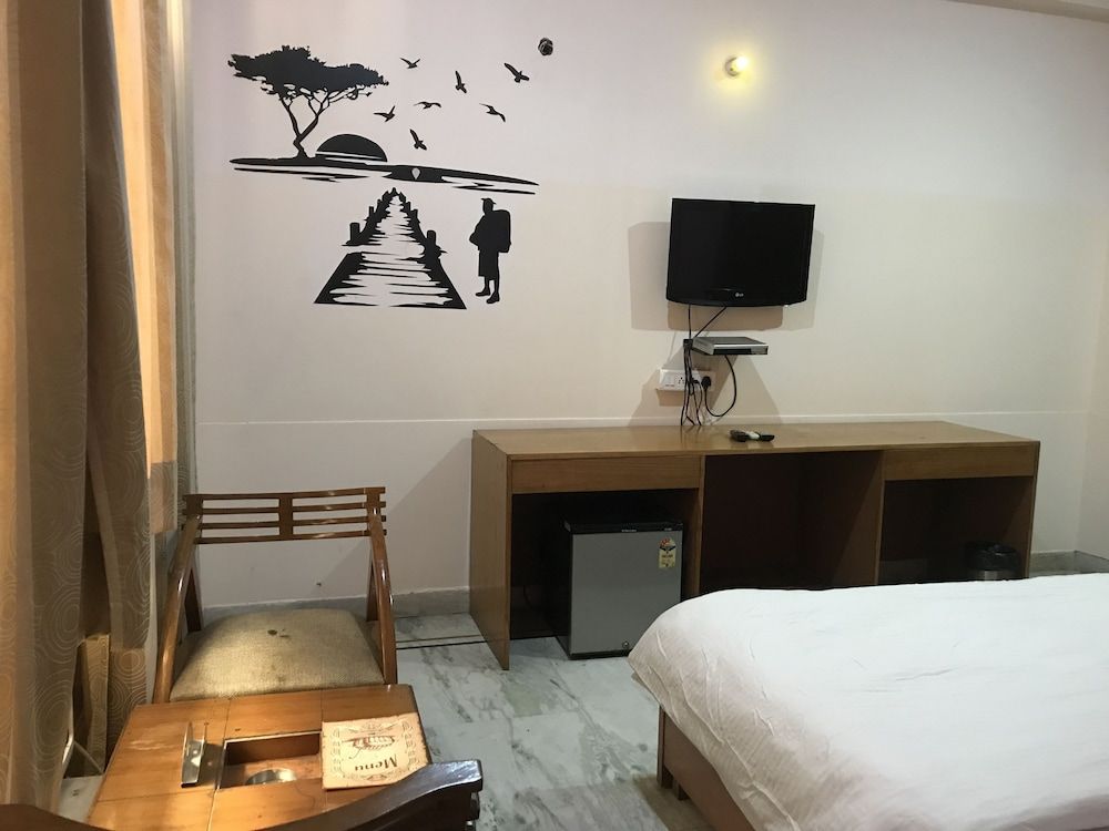 The Residencia Inn GURGAON Executive Room, 1 Double Bed, Smoking 17