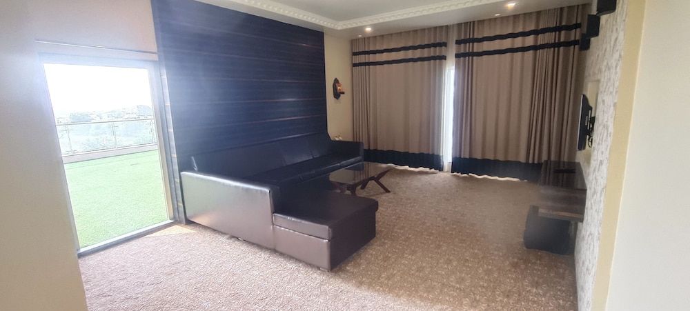 Anjushree Presidential Suite 22