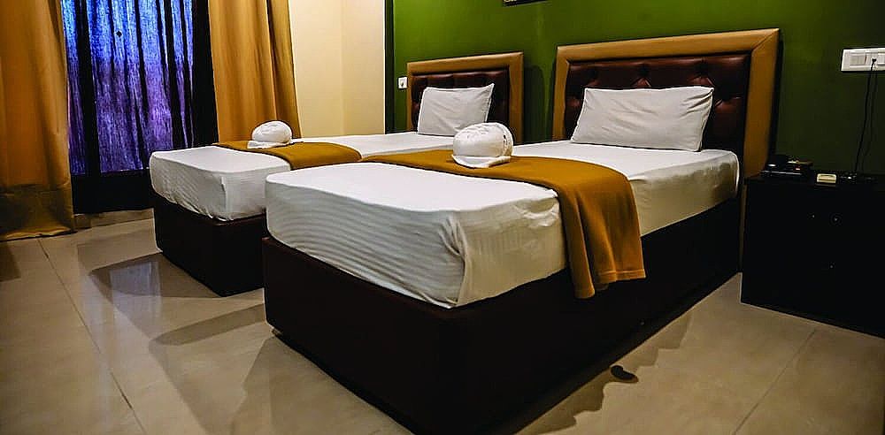 Seasons Hotel & Spa Economy Room 3