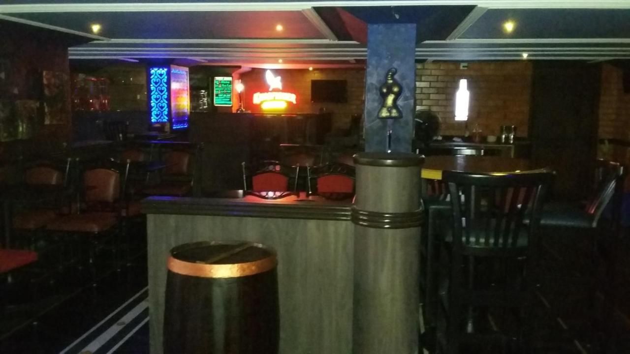 Food & Dining
