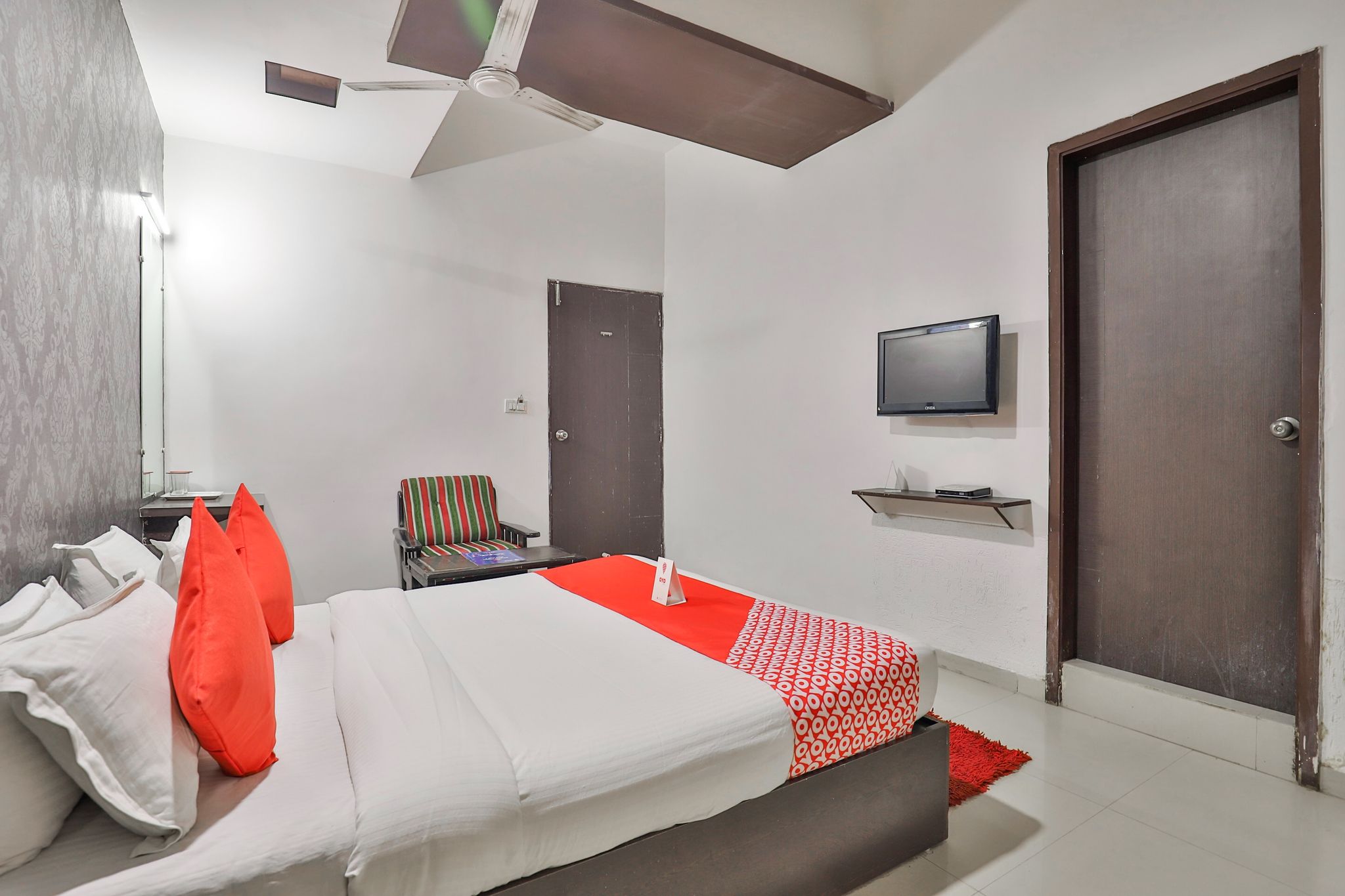 Hotel O Crystal Classic 8