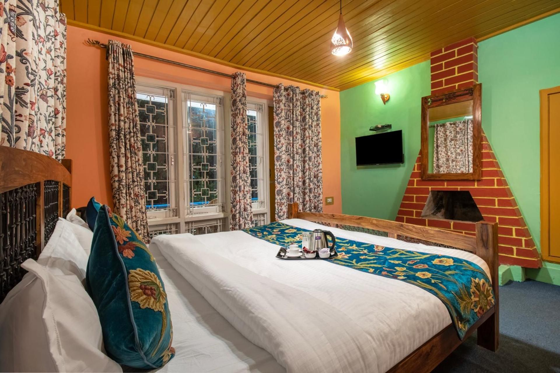 Grand Ambassador Room With Mountain view