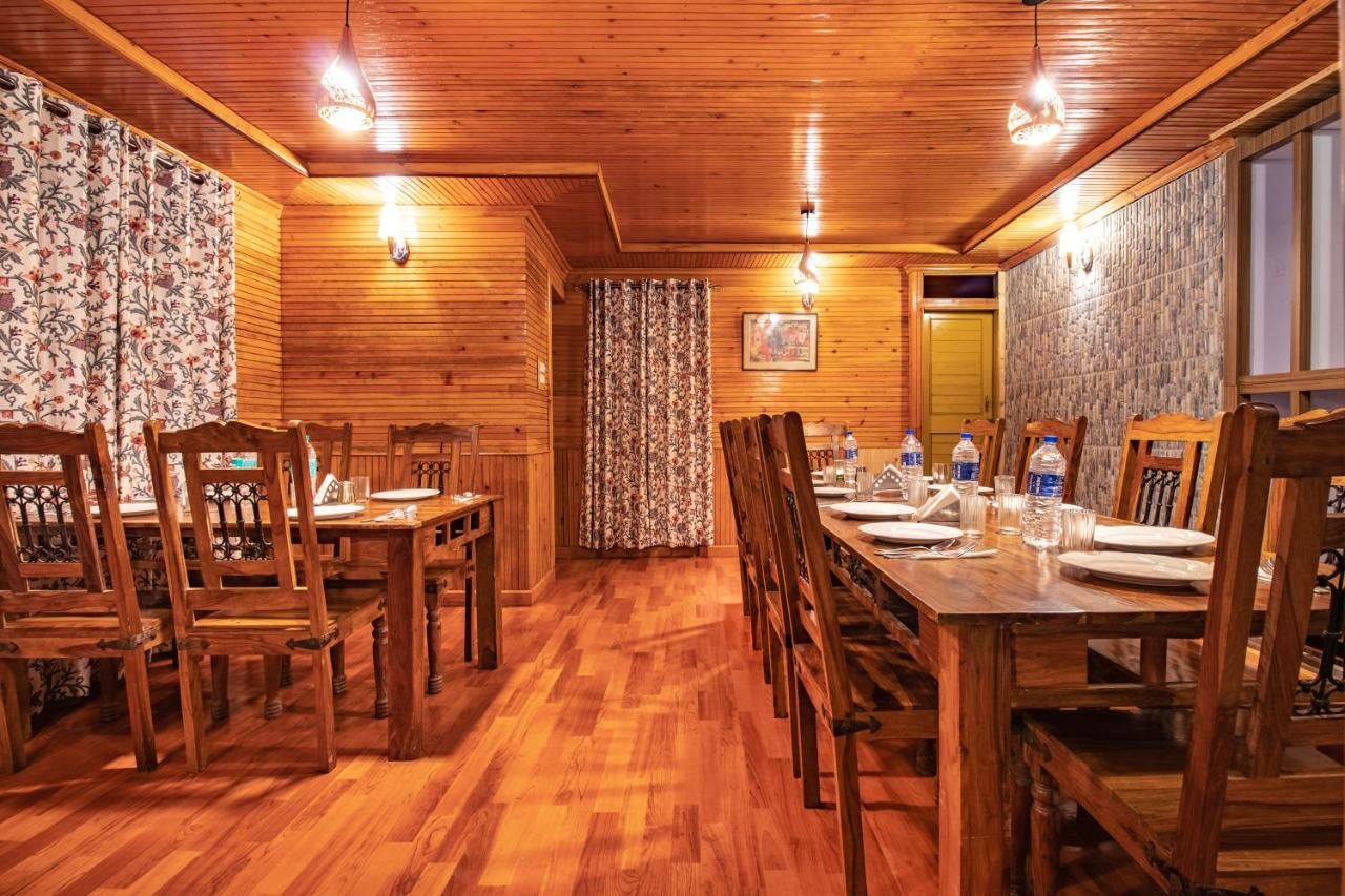 Food & Dining