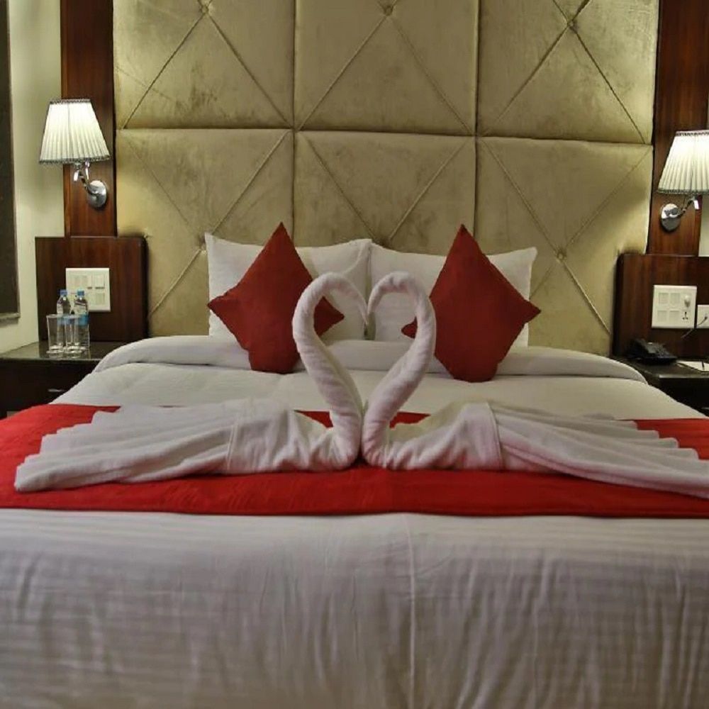Clarion Inn Sevilla Deluxe Room 2