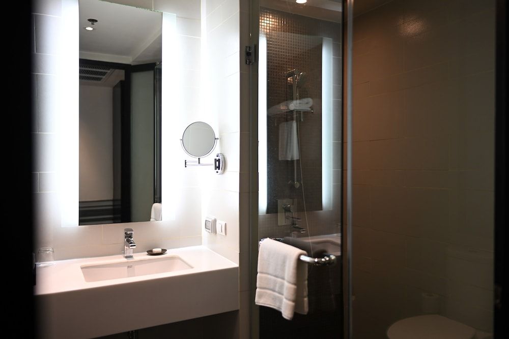 Mövenpick Hotel Sukhumvit 15 Bangkok Superior Twin Room, 2 Twin Beds 7