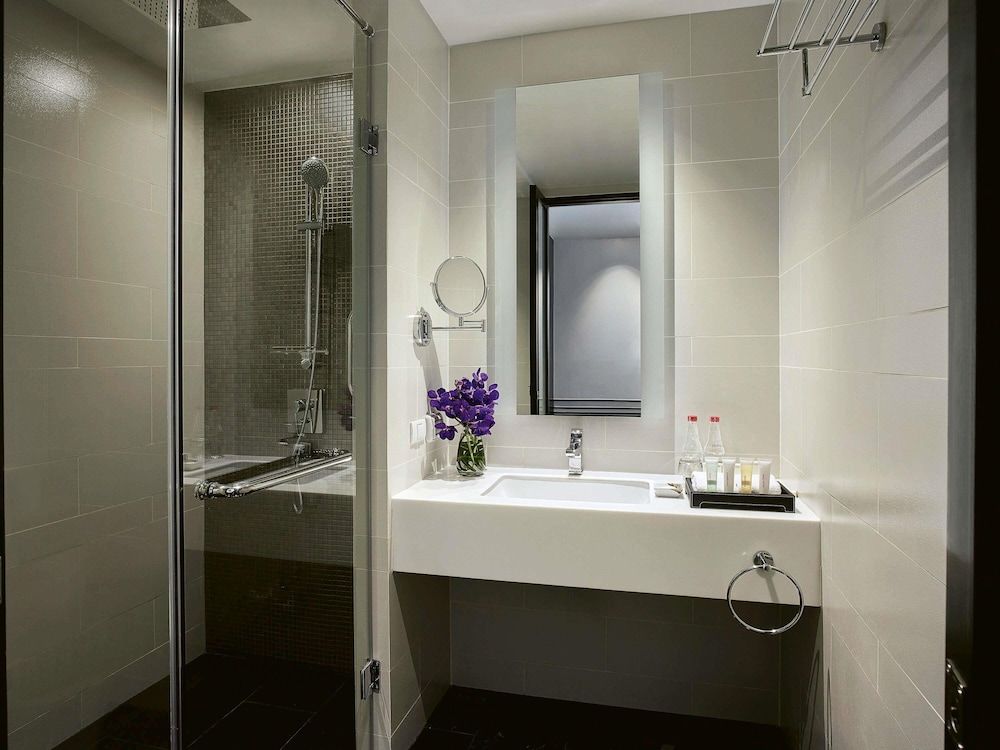 Mövenpick Hotel Sukhumvit 15 Bangkok Superior Twin Room, 2 Twin Beds 5