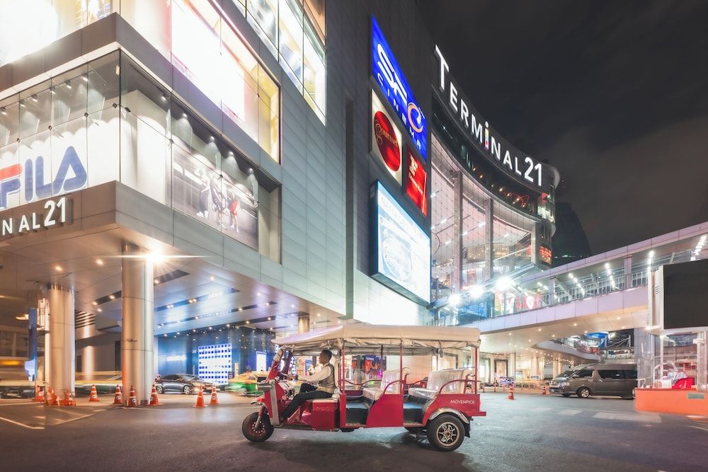 Shopping center shuttle