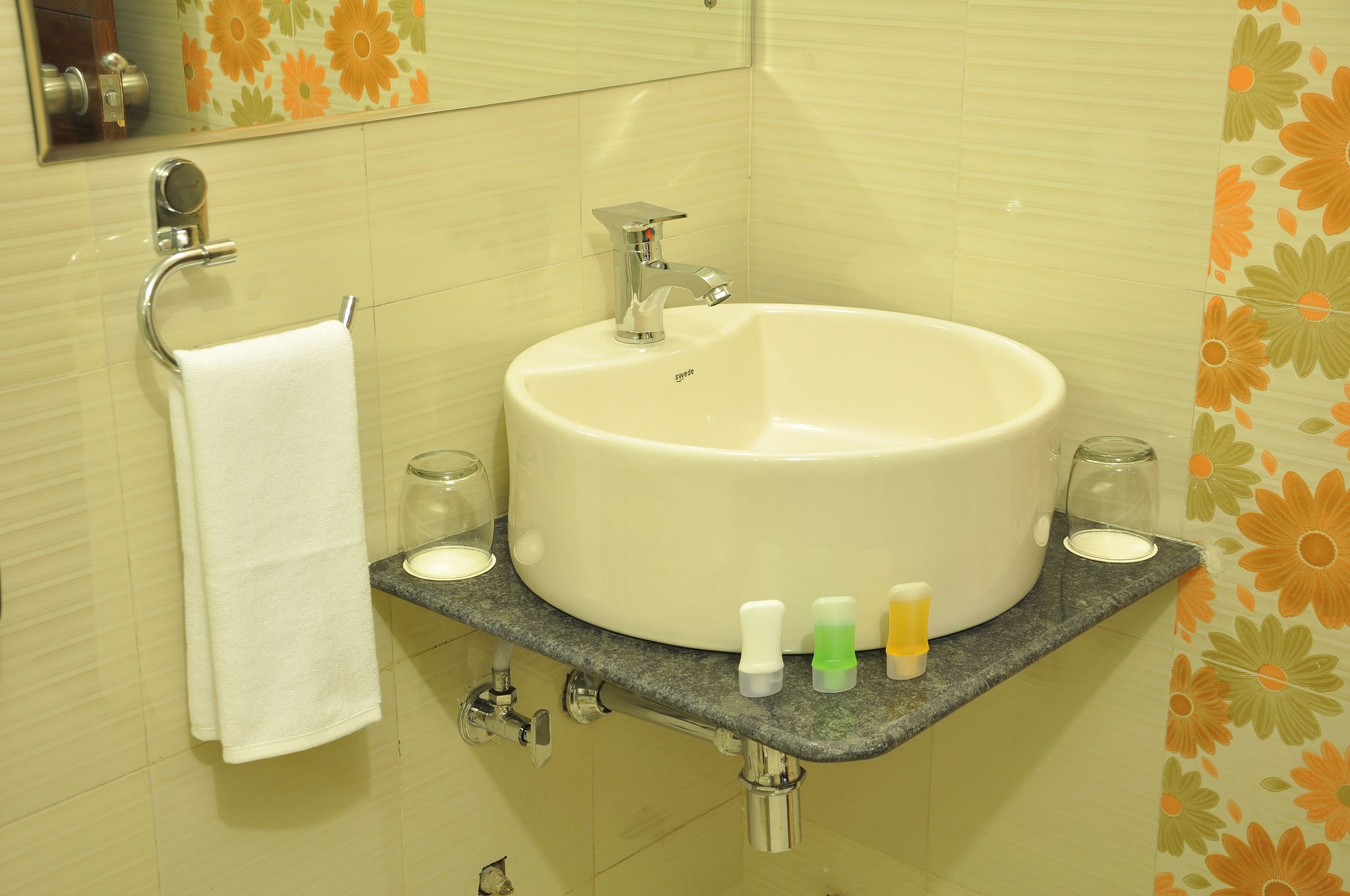 Hotel Rawat Royal Deluxe Room 3