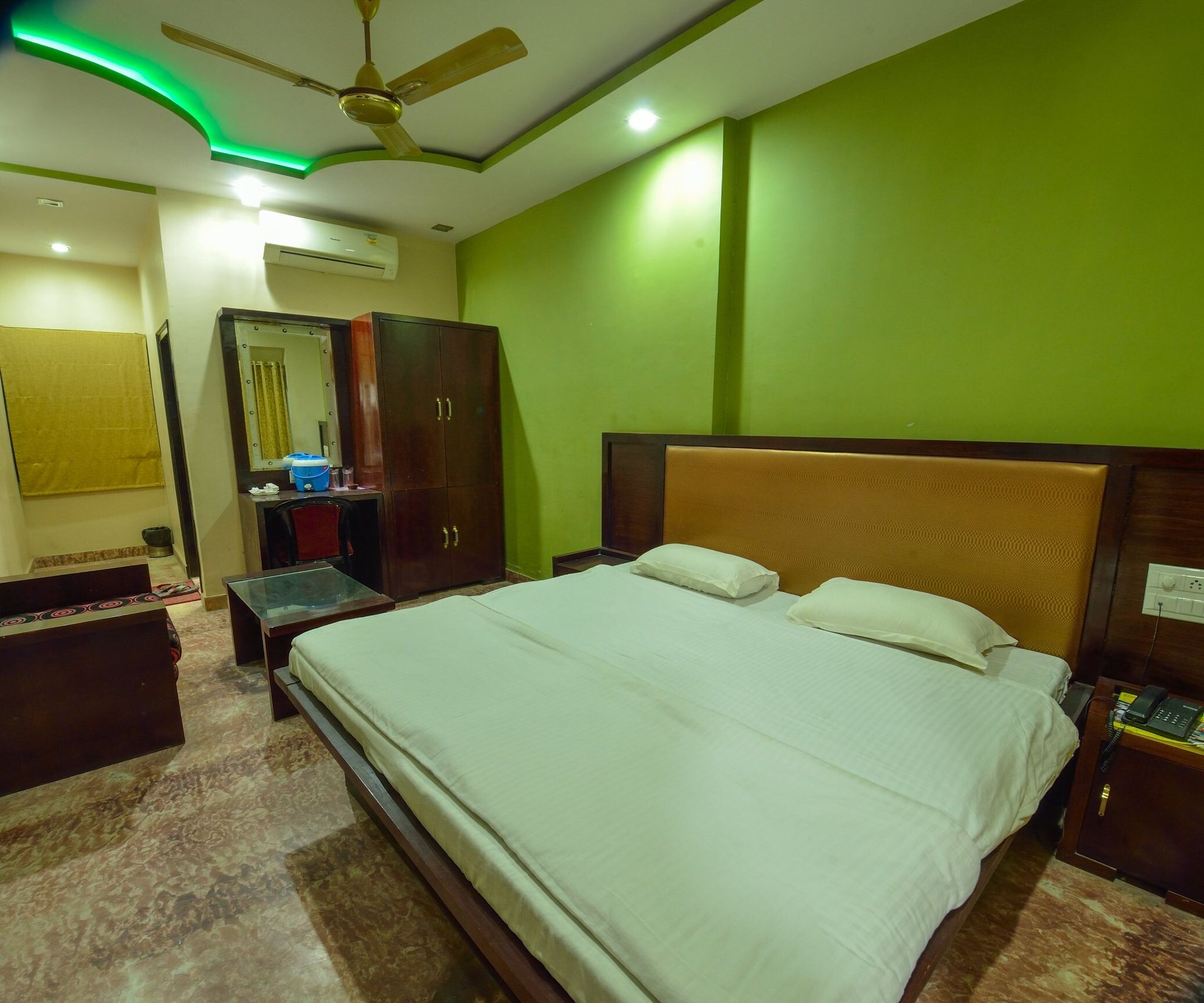 Hotel Rawat