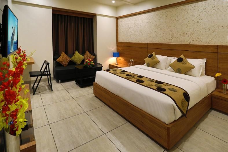 Premium Twin Bed Room