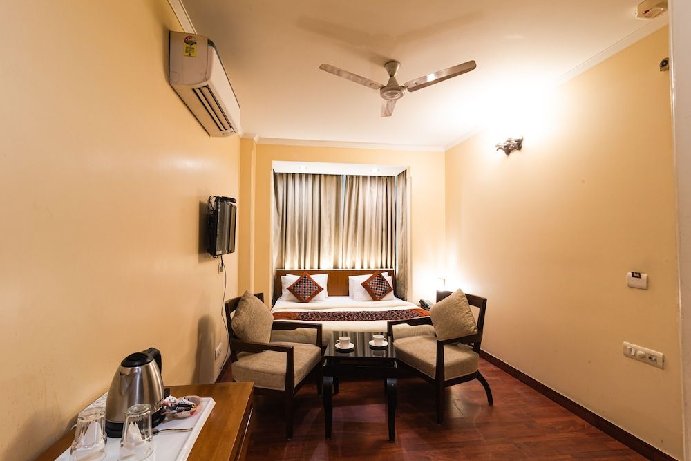 Shubham Vilas - Hostel Standard Room