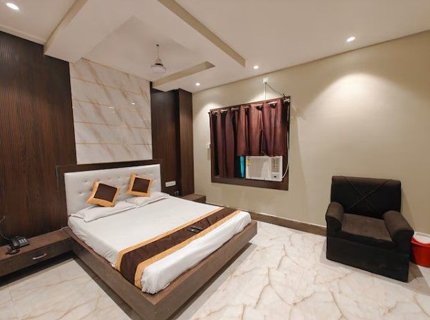Deluxe AC Room