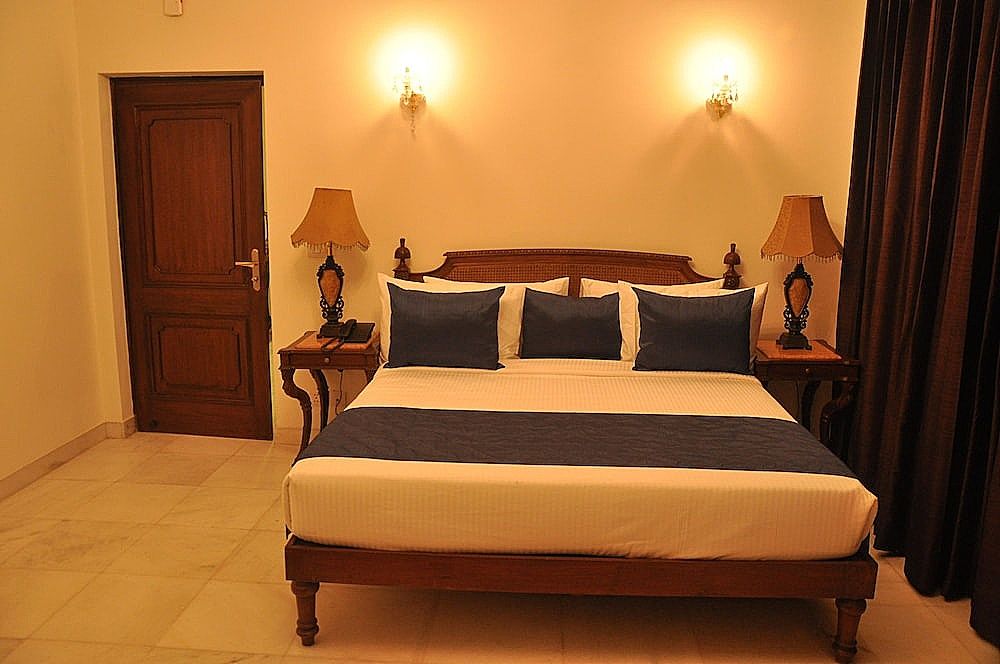 Hotel Africa Avenue South Ex Deluxe Room, 1 King Bed 4