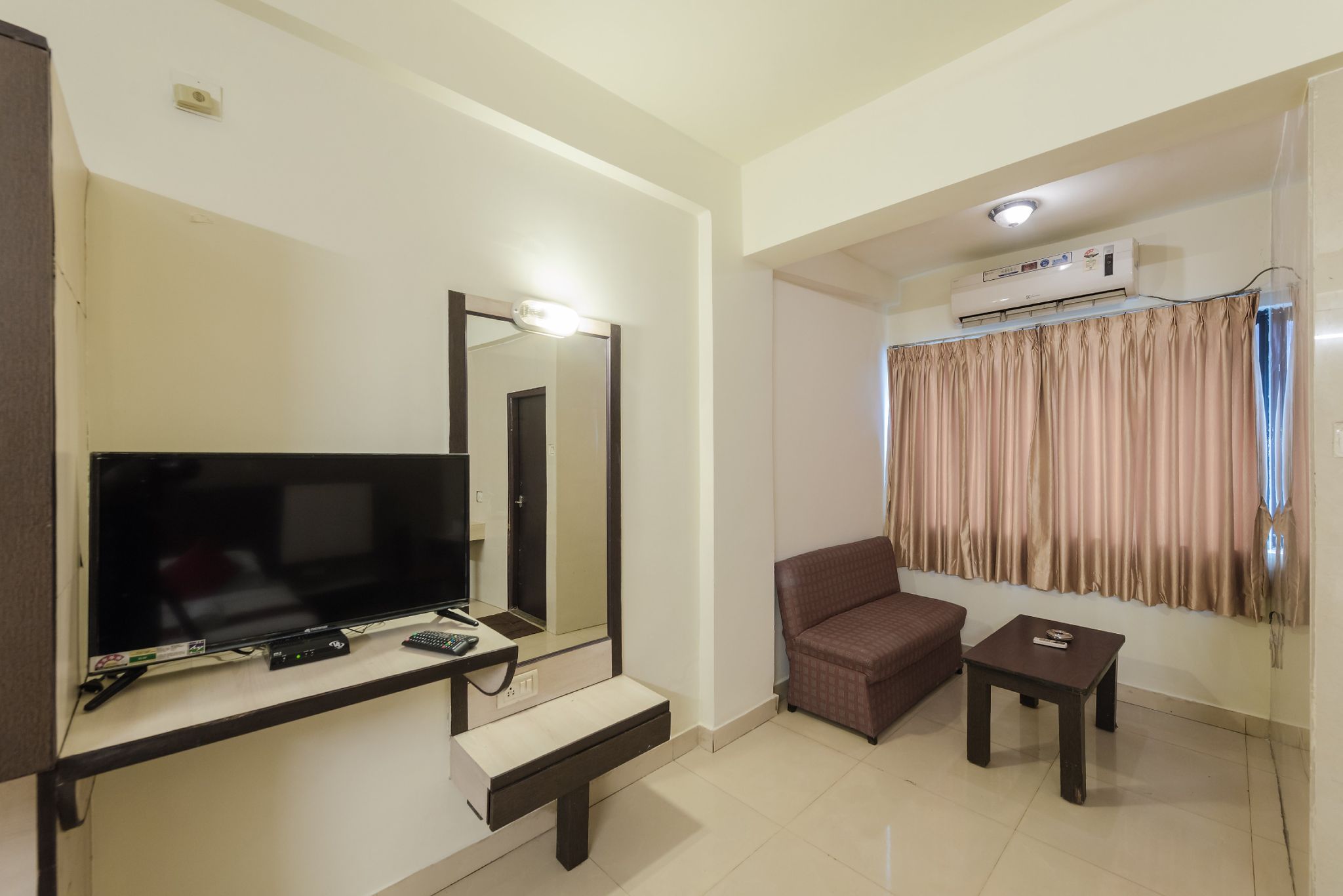 Hotel Roopa Standard Non AC 11