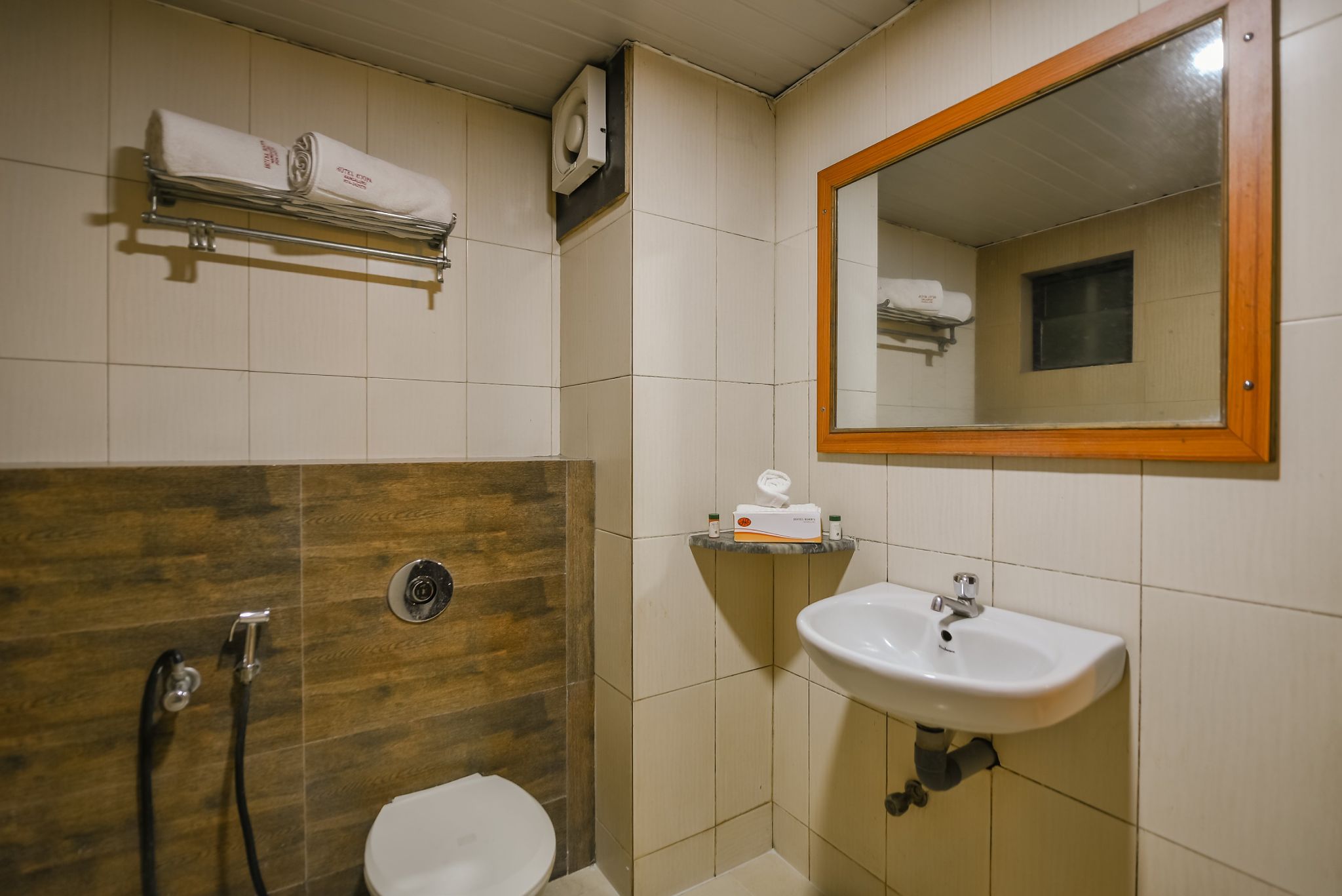 Hotel Roopa Standard Non AC 33