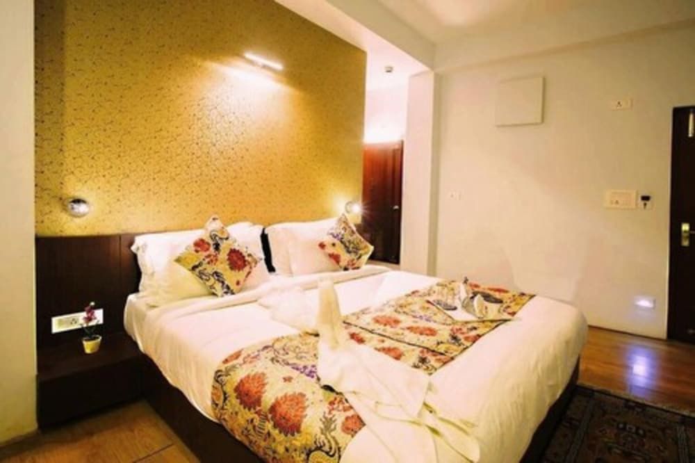 The Golden Crest Standard Room 29