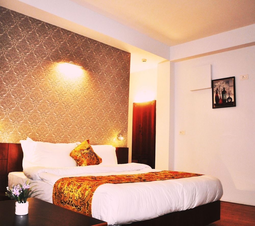 The Golden Crest Standard Room 25
