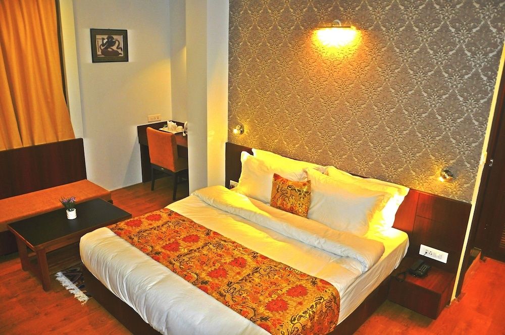 The Golden Crest Standard Room 5