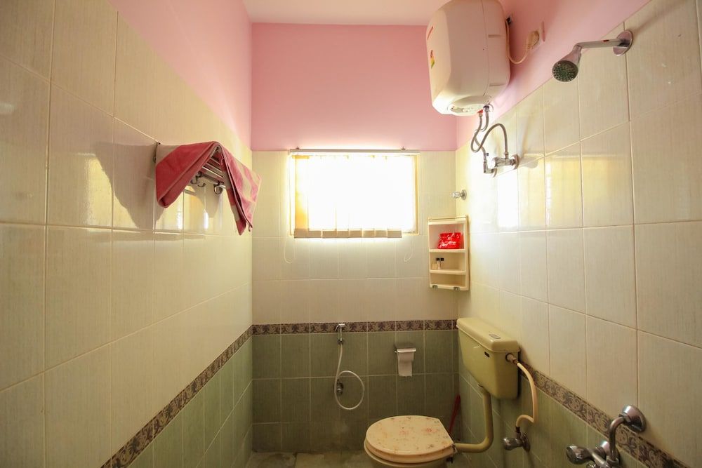 OYO 894 Apartment Hotel 510 Chetana Standard Double or Twin Room, 1 Double Bed, Private Bathroom 8