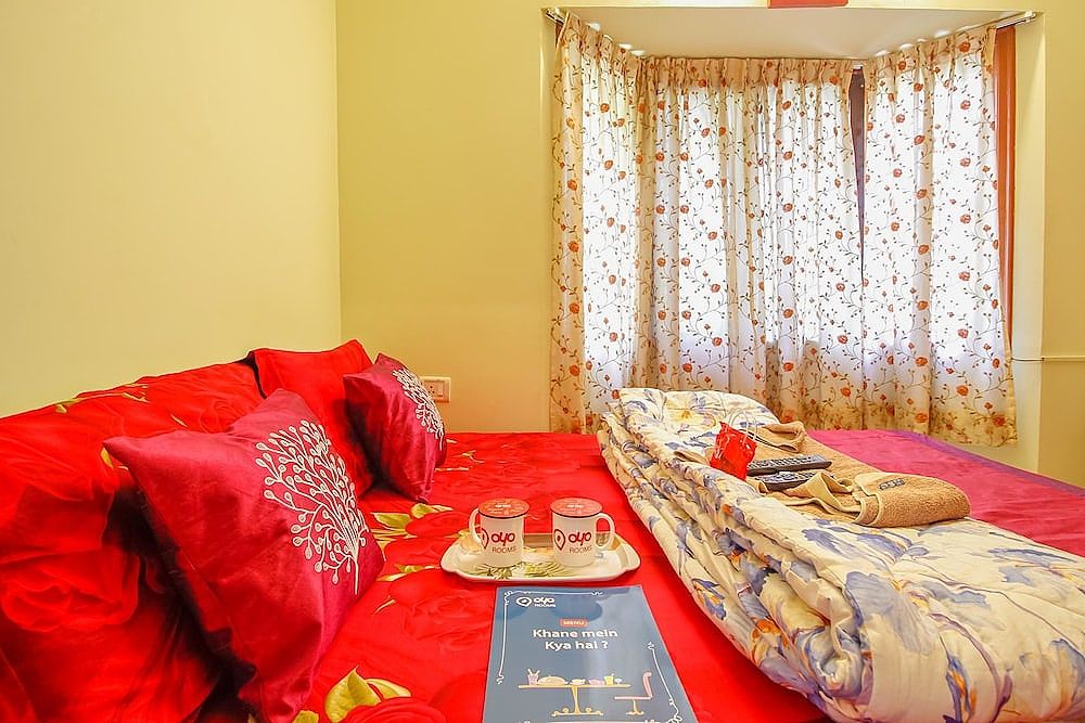 undefined OYO 894 Apartment Hotel 510 Chetana 8