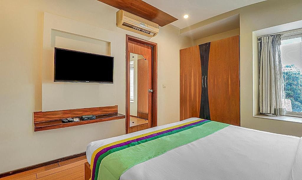 Treebo Trend The Chevron Brigade Deluxe Double Room