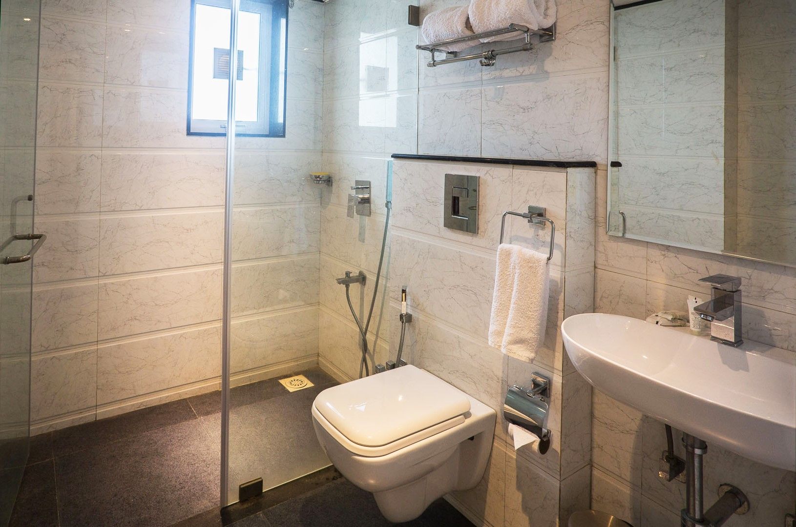 Aveda Diwatel Executive Room with City View 3