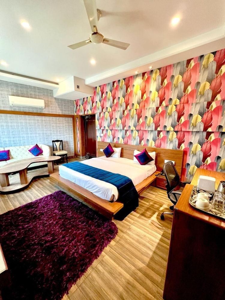 Presidential Suite, Smoking