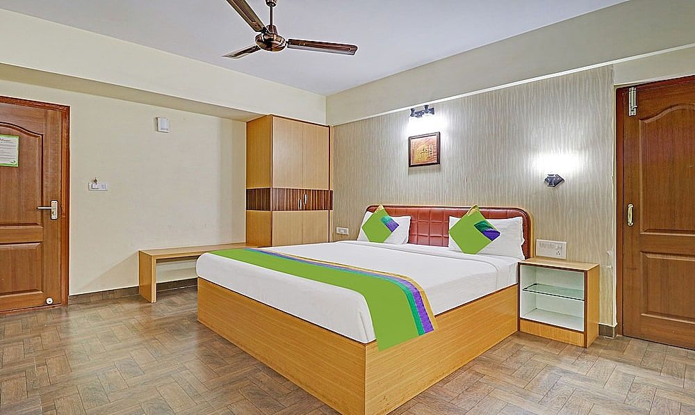 Treebo Akshaya Mayflower Vijaya Bank Layout Standard Double Room 4