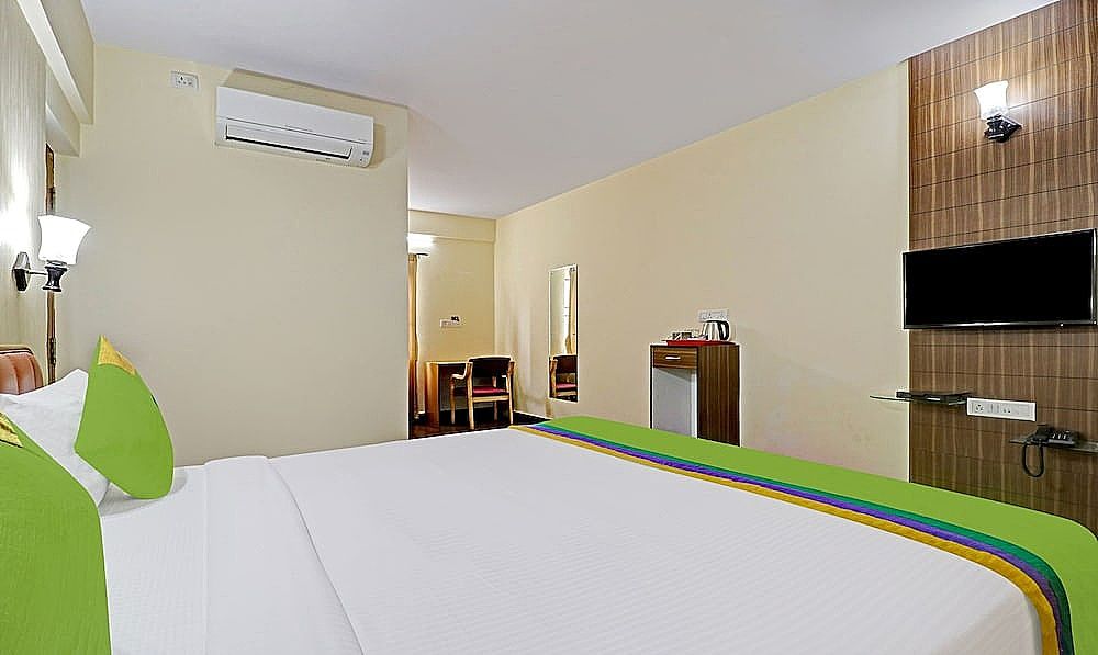 Treebo Akshaya Mayflower Vijaya Bank Layout Standard Double Room 12