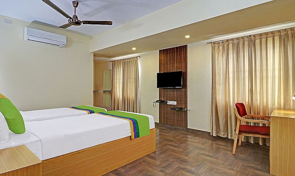 Treebo Akshaya Mayflower Vijaya Bank Layout Standard Double Room 5