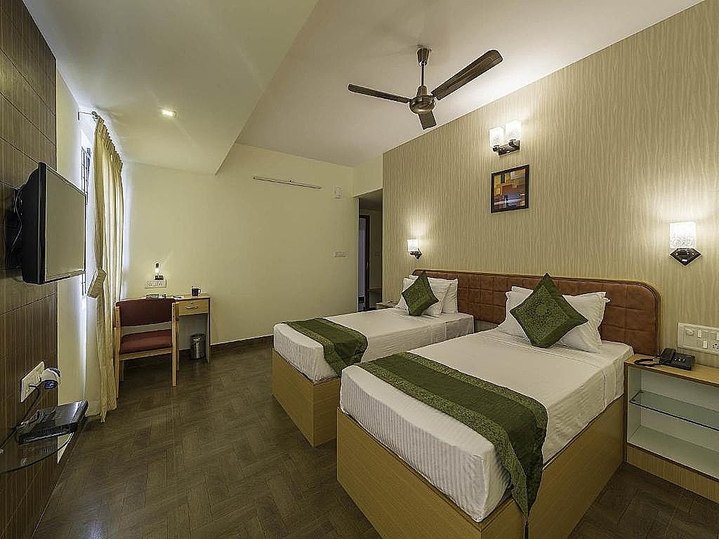 Treebo Akshaya Mayflower Vijaya Bank Layout Standard Double Room 9