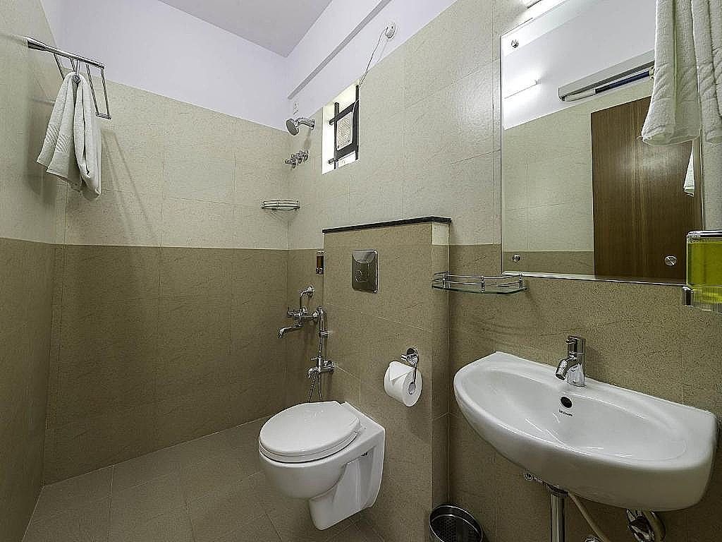 Treebo Akshaya Mayflower Vijaya Bank Layout Standard Double Room 6
