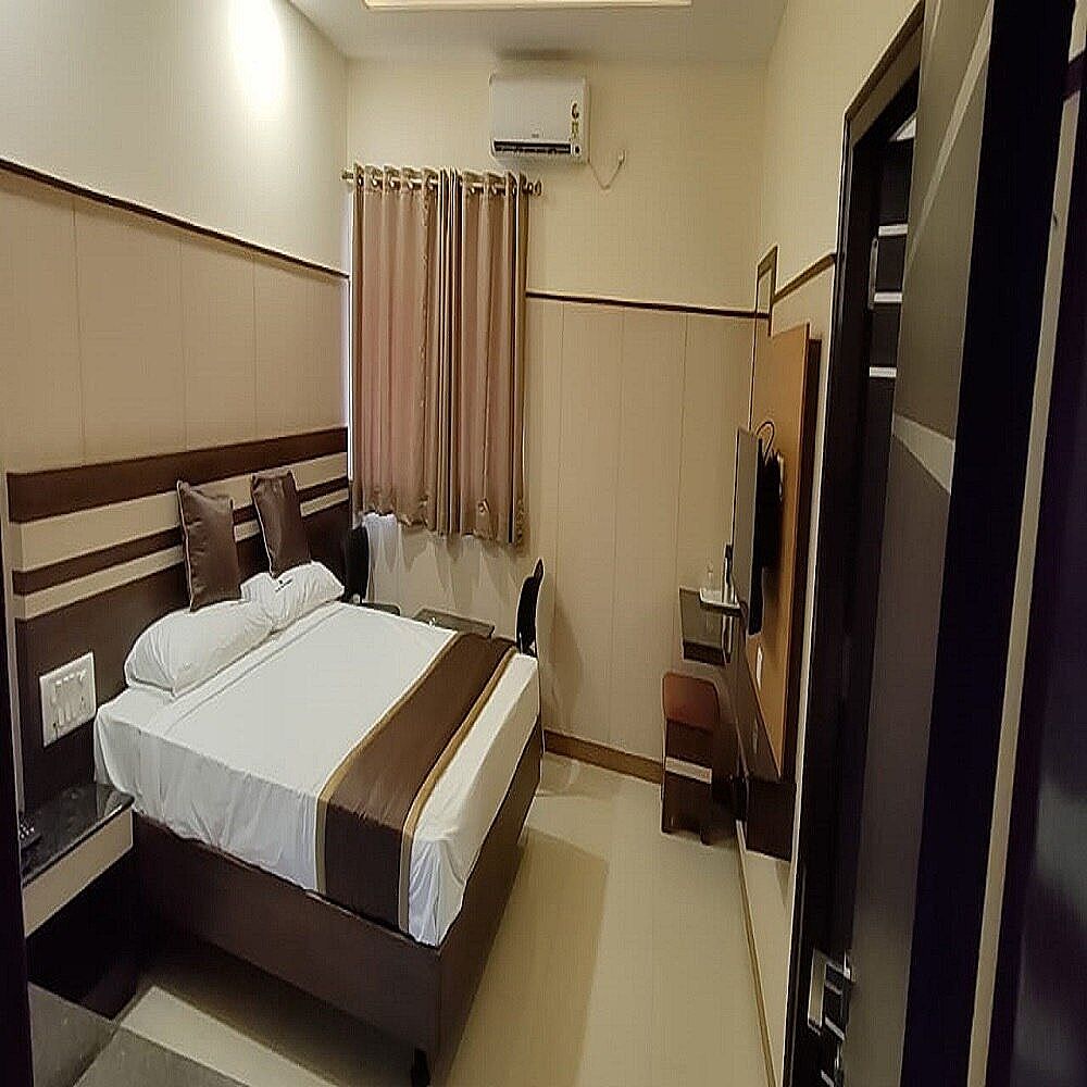 Deluxe AC Room