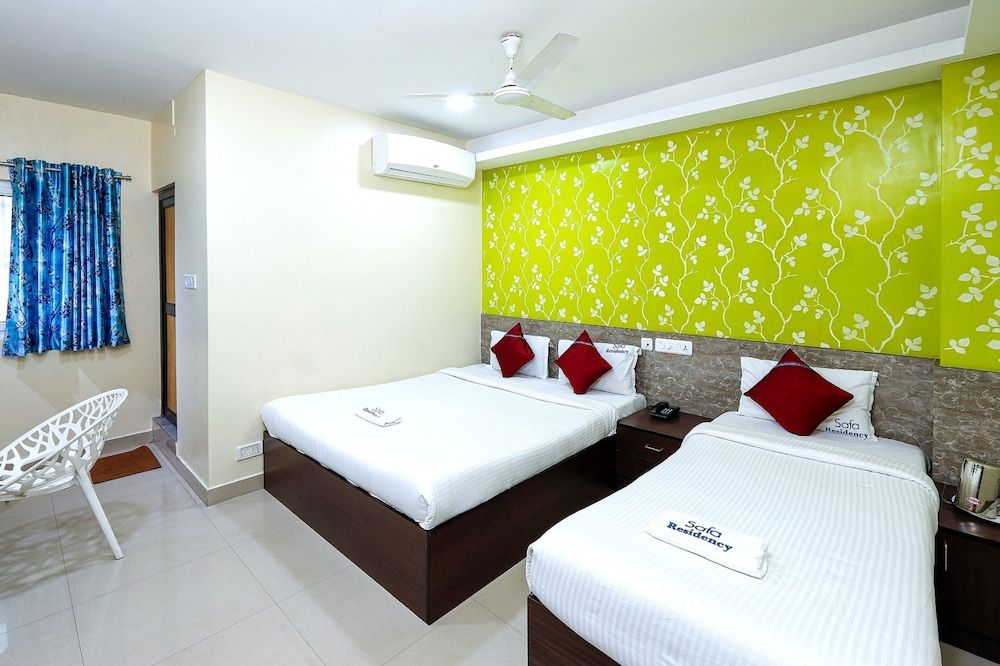 Safa Residency Deluxe Triple Room - AC