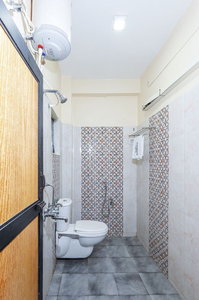 Safa Residency Deluxe Triple Room - AC 3