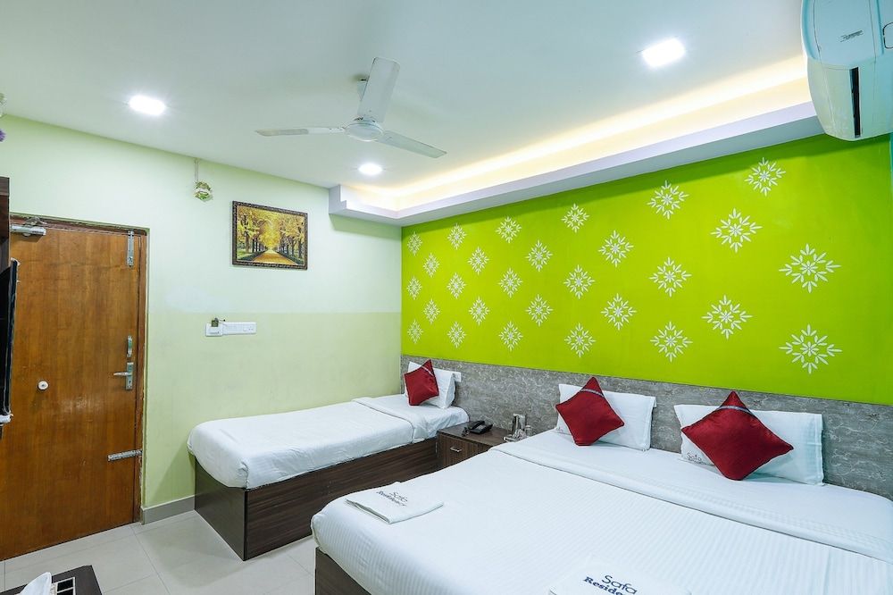 Safa Residency Deluxe Triple Room - AC 10